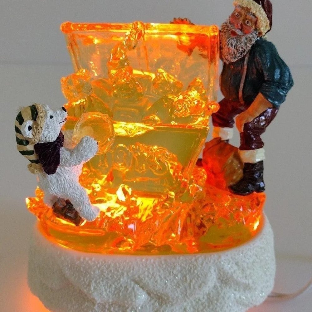 Room for One More? Santa's Crystal Valley Figi Graphics CV-402 Vintage 1996